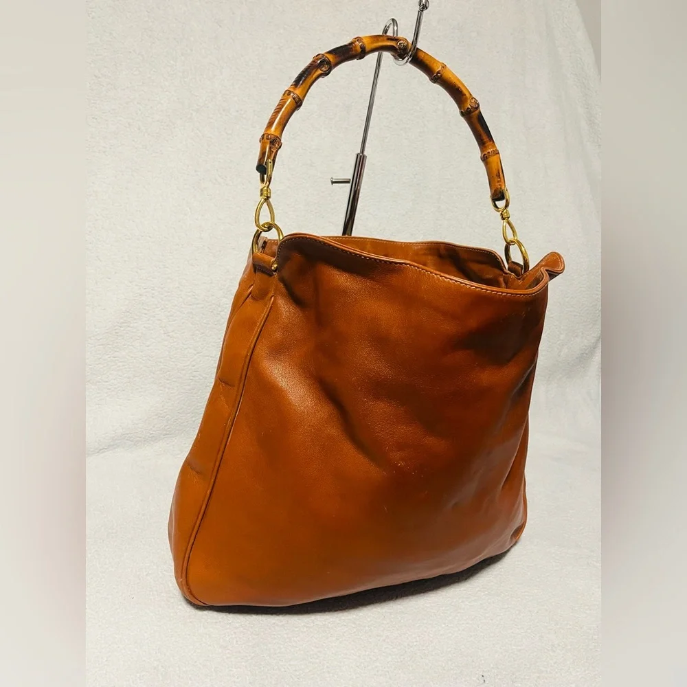 Gucci Bamboo Leather Shoulder Bag - Picture 13 of 14